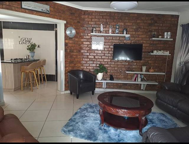 3 BEDROOM HOUSE FOR SALE IN ELANDSPARK
